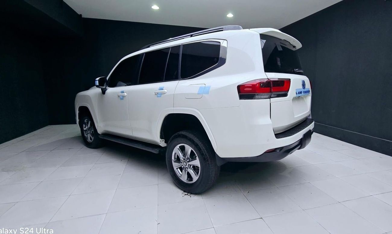 تويوتا لاند كروزر VX 3.3L