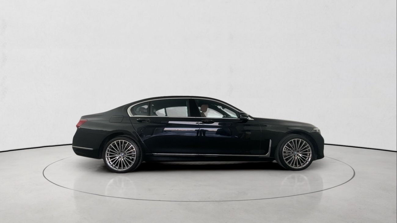 بي أم دبليو 730Li Pure Excellence | upto AED 20,000 Ramadan Discount | شامل الضمان | 0 ﺪﻔﻋﺓ ﺃﻮﻟﻯ