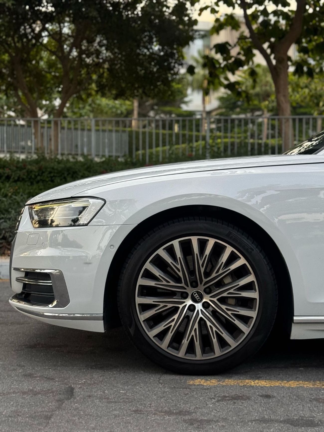 Audi A8 L 55 TFSI quattro Launch Edition 3.0L