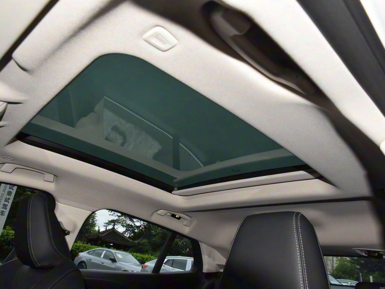 BMW X2 BMW X2 / Full / white , Tan ,grey /2026