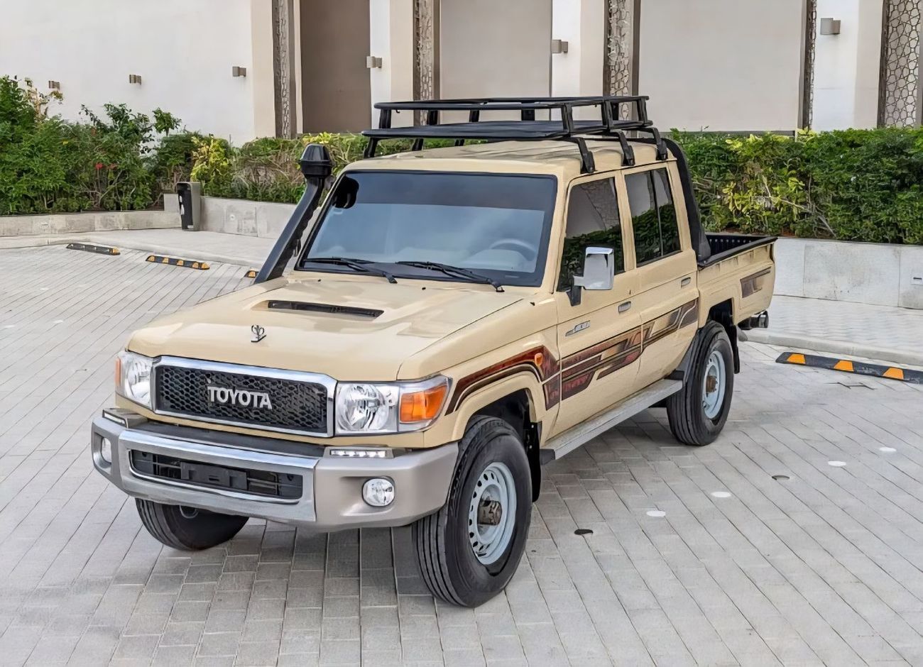 تويوتا لاند كروزر بيك آب LHD Standard Double Cabin 4.5L V8 1VD-FTV Diesel Engine 4WD Manual Gear 5 Seats 4 Doors