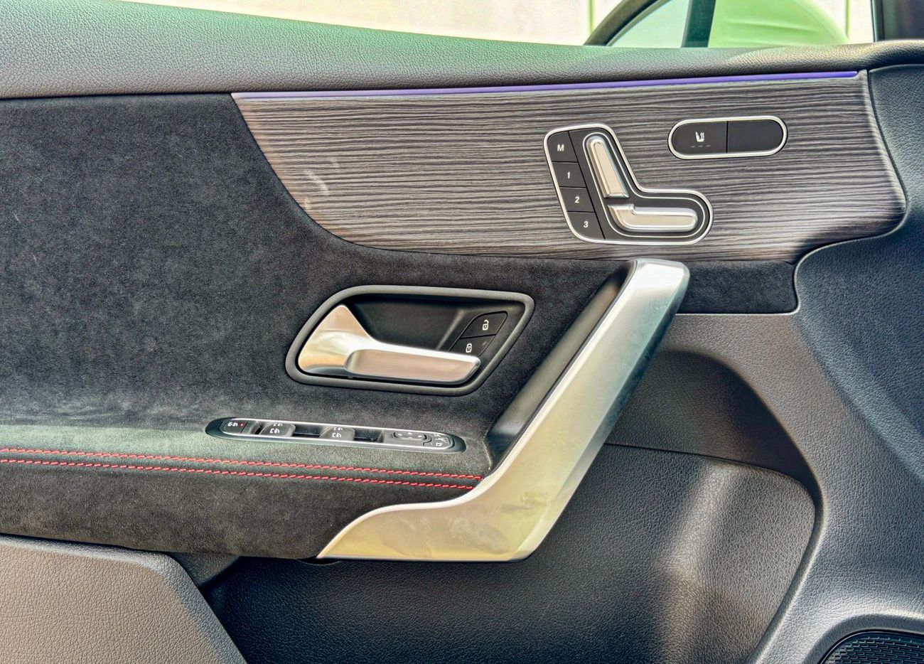 Mercedes-Benz A 35 AMG 4MATIC Hatchback 2022 Brand New Mercedes-benz A35 AMG 4MATIC / 2.0T / 306 Hp / European Specs