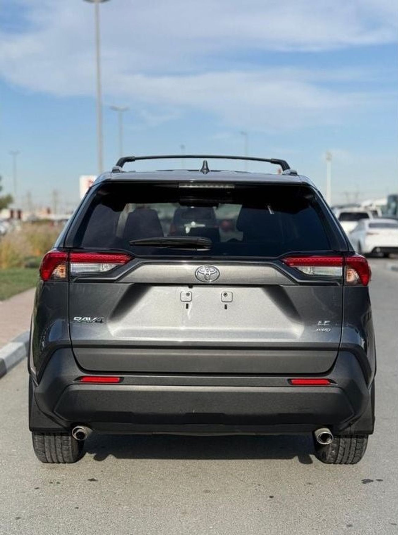 تويوتا راف ٤ 4WD 2.5L model