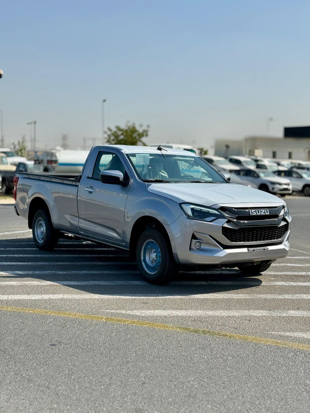 إيسوزو D ماكس ISUZZ -D-MAX - SiNGLE CAB - 4x2 - 1.9L - DiESEL - SiLVER