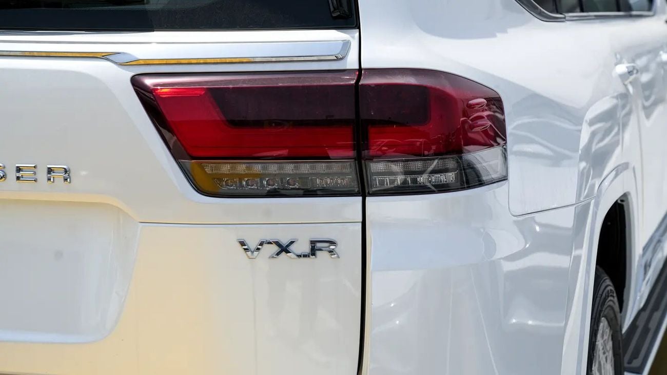 تويوتا لاند كروزر VXR 3.3L DIESEL GCC Specs