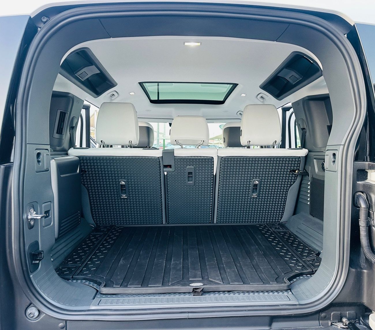 لاند روفر ديفندر