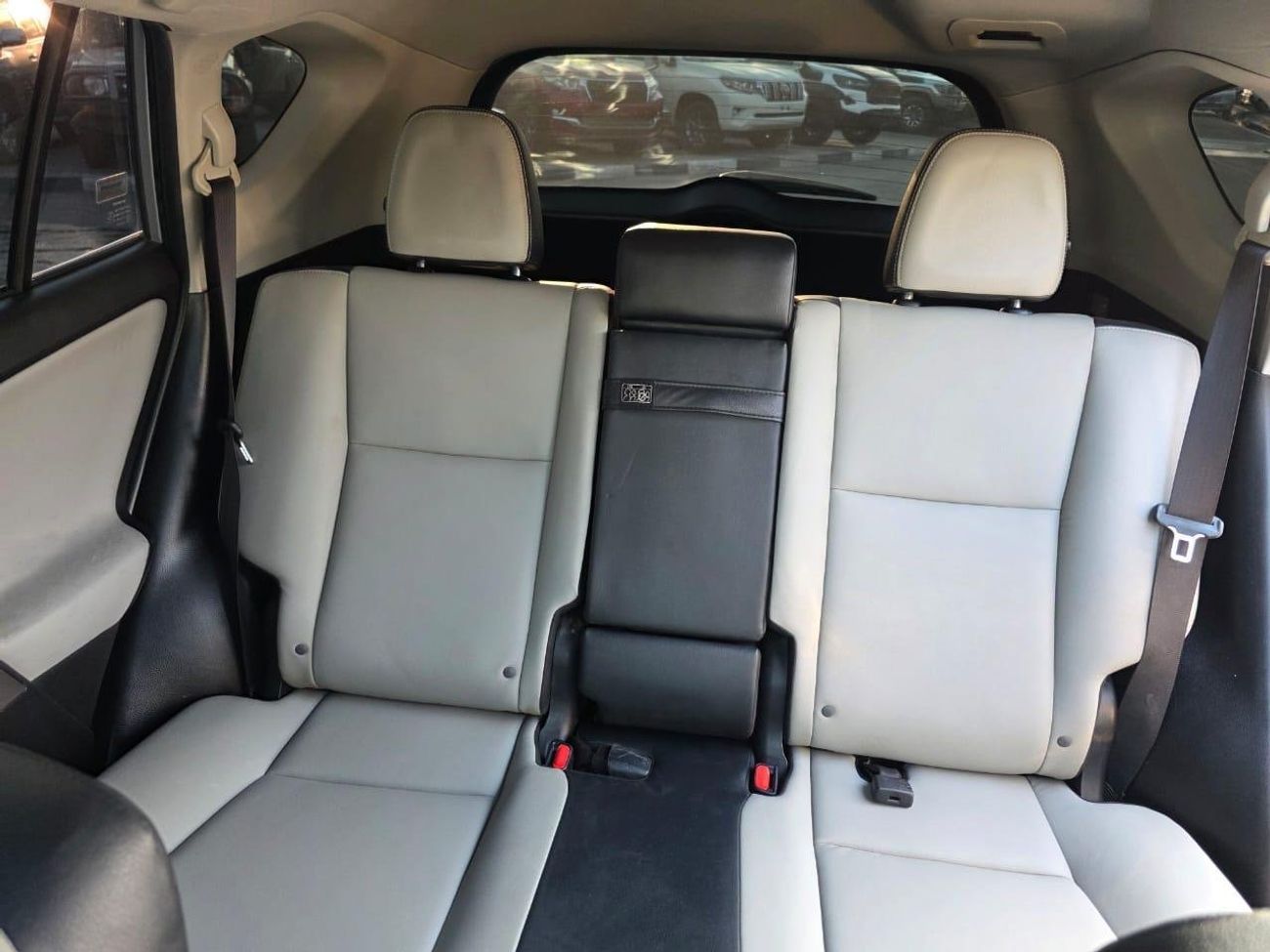 Toyota RAV4 Limited 2.5L