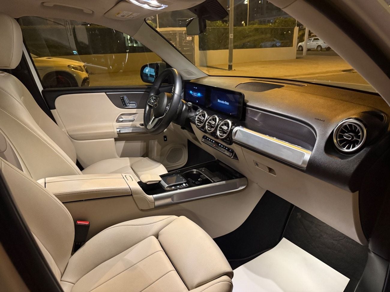 Mercedes-Benz GLB 250 Premium 2.0L (5 Seater)