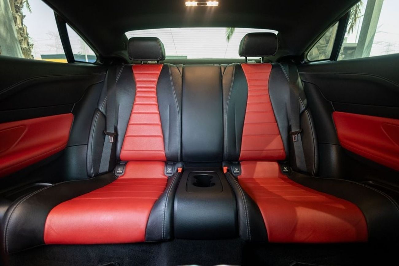 مرسيدس بنز E200 Mercedes-Benz E200 Premium+ 2019 GCC under Warranty with Flexible Down-Payment.