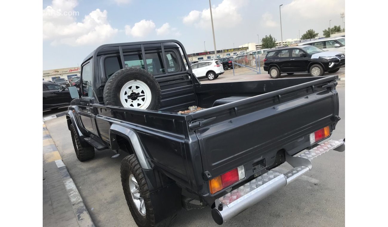 تويوتا لاند كروزر بيك آب Toyota Land Cruiser Pickup GXL single cab pick up diesel manual 1VD 4.5 diesel for export only -