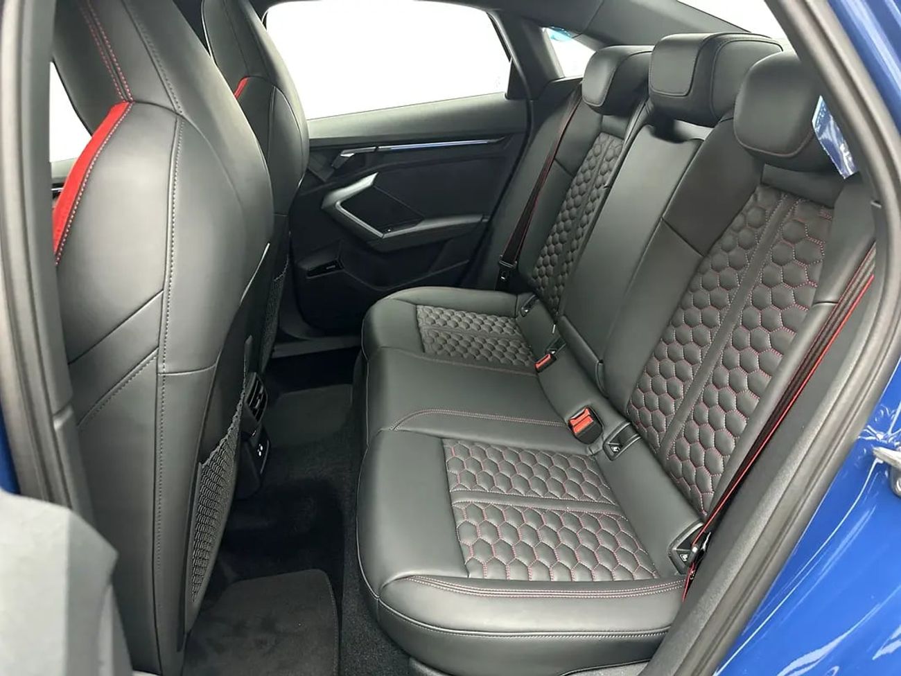 أودي RS3 RS3 Sedan 400hp (Ref# 03983)