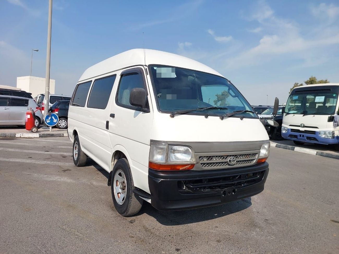 Toyota Hiace TOYOTA HIACE VAN RHD 2002 MODEL 2.0 L PETROL MANUAL(PM05893)