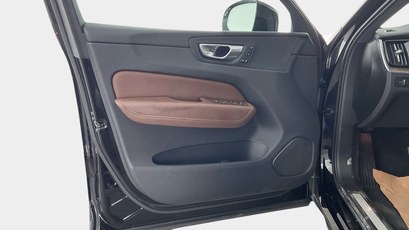 فولفو XC 60 MOMENTUM | شامل الضمان | 0 ﺪﻔﻋﺓ ﺃﻮﻟﻯ