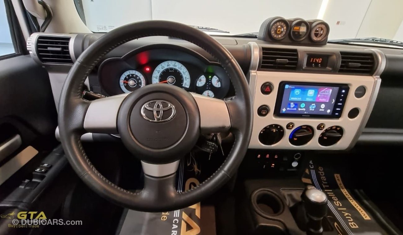 تويوتا إف جي كروزر 2014 Toyota FJ Cruiser GXR, Full Service History, GCC