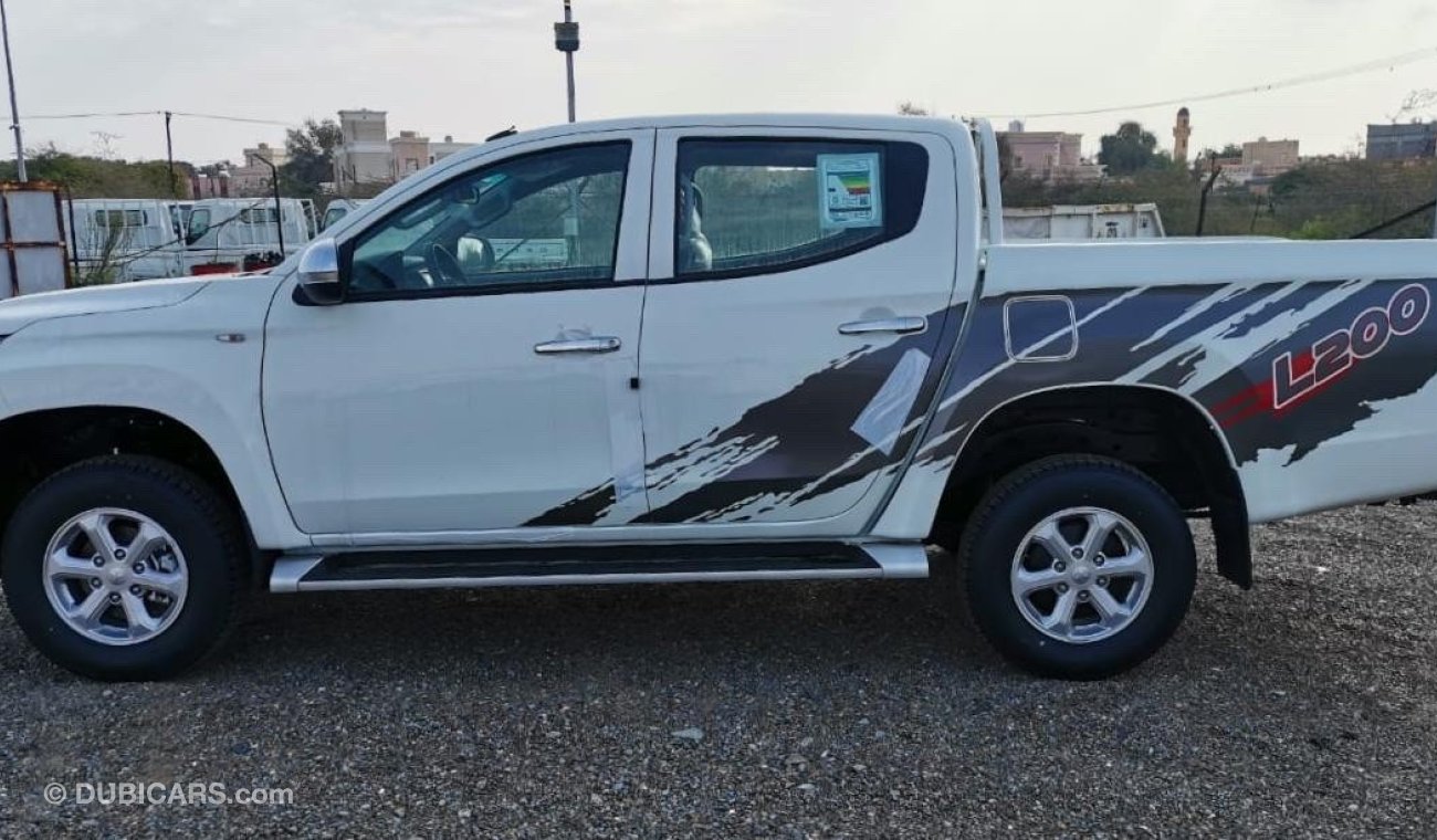 Mitsubishi L200 M/T 2021 Petrol GCC ( Prod. Jan/2021 ) Full option chrome package