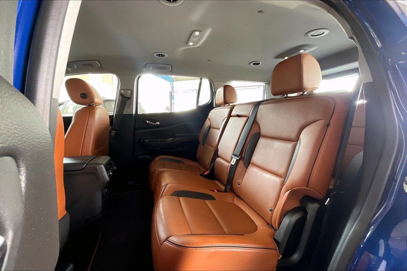 جي أم سي أكاديا AT4 | National Day Celebration | شامل الضمان | 0 ﺪﻔﻋﺓ ﺃﻮﻟﻯ