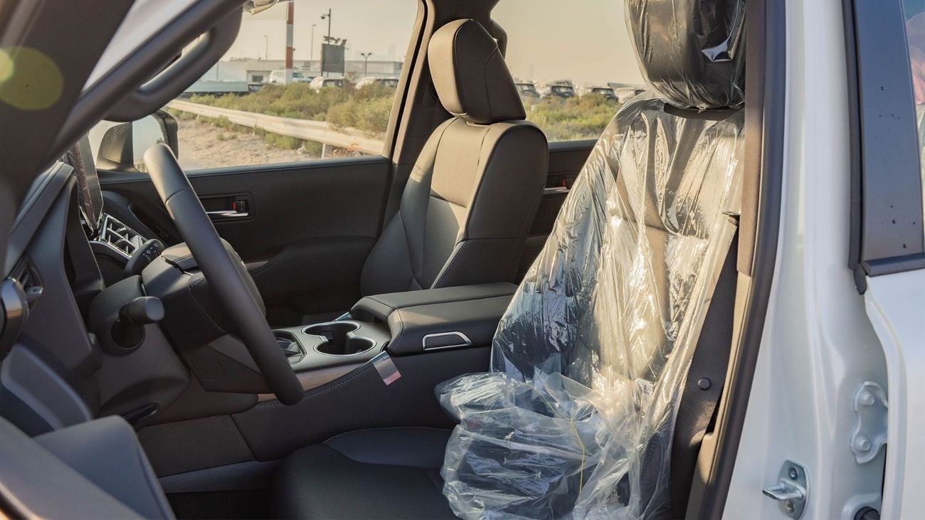 تويوتا لاند كروزر 2025 Toyota Land Cruiser 300 GXR 3.3L Twin Turbo AT Diesel (White)