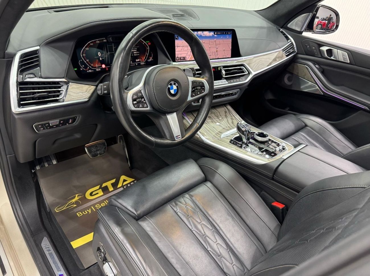 بي أم دبليو X7 50i 4.4L 2019 BMW X7 xDrive50i M-Sport, Warranty, Full BMW Service History, Fully Loaded, 7 Seater,