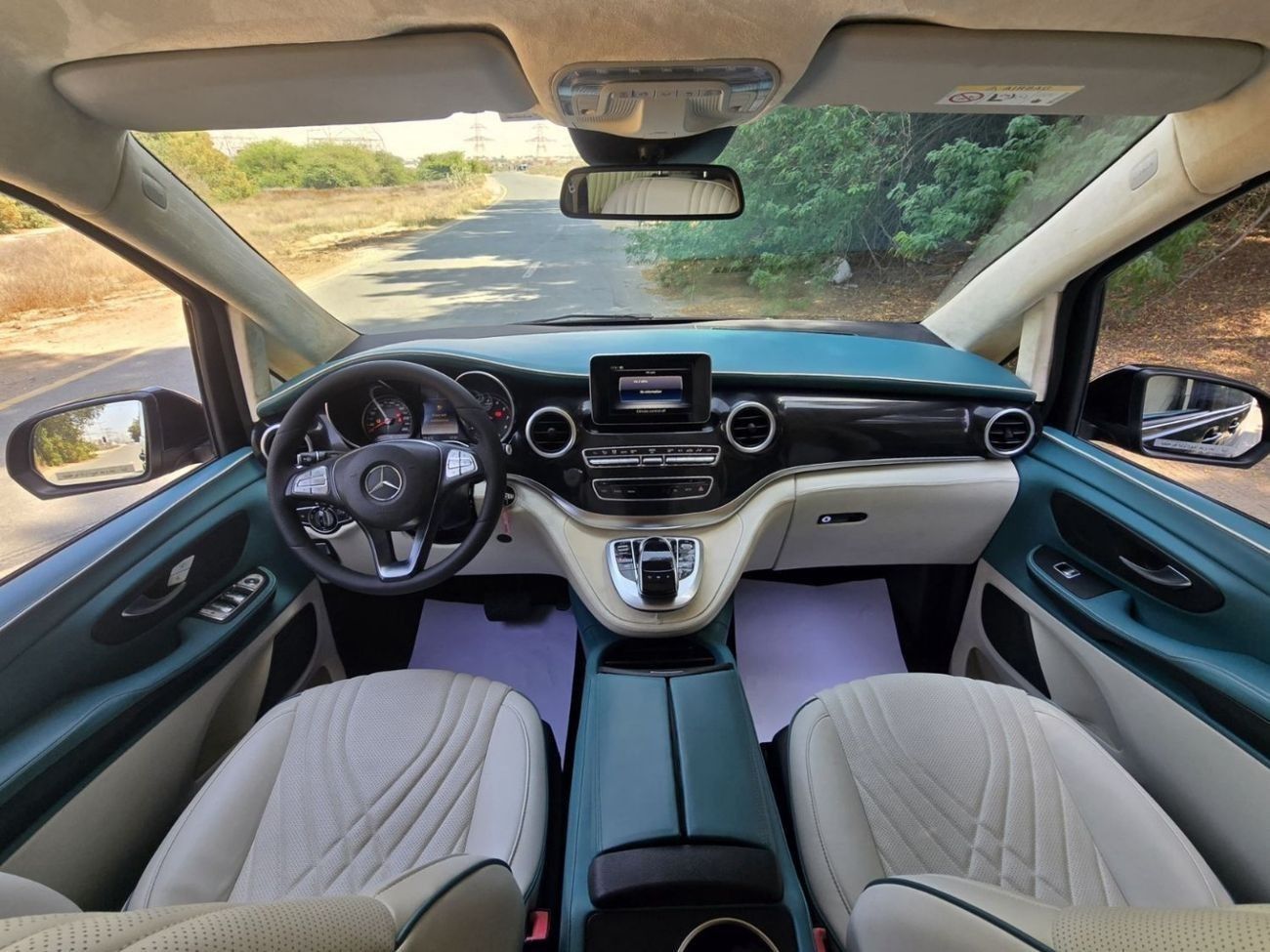 Mercedes-Benz V 250 Std 2.1L MERCECES V-250 2017 GCC VIP SEATS // PERFECT CONDITION