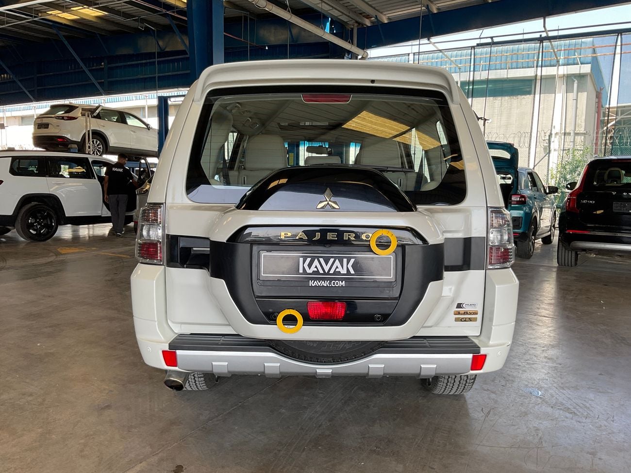 Mitsubishi Pajero GLS Highline 3.8L (274 HP) GLS Highline | Guaranteed Warranty | 0 Down Payment