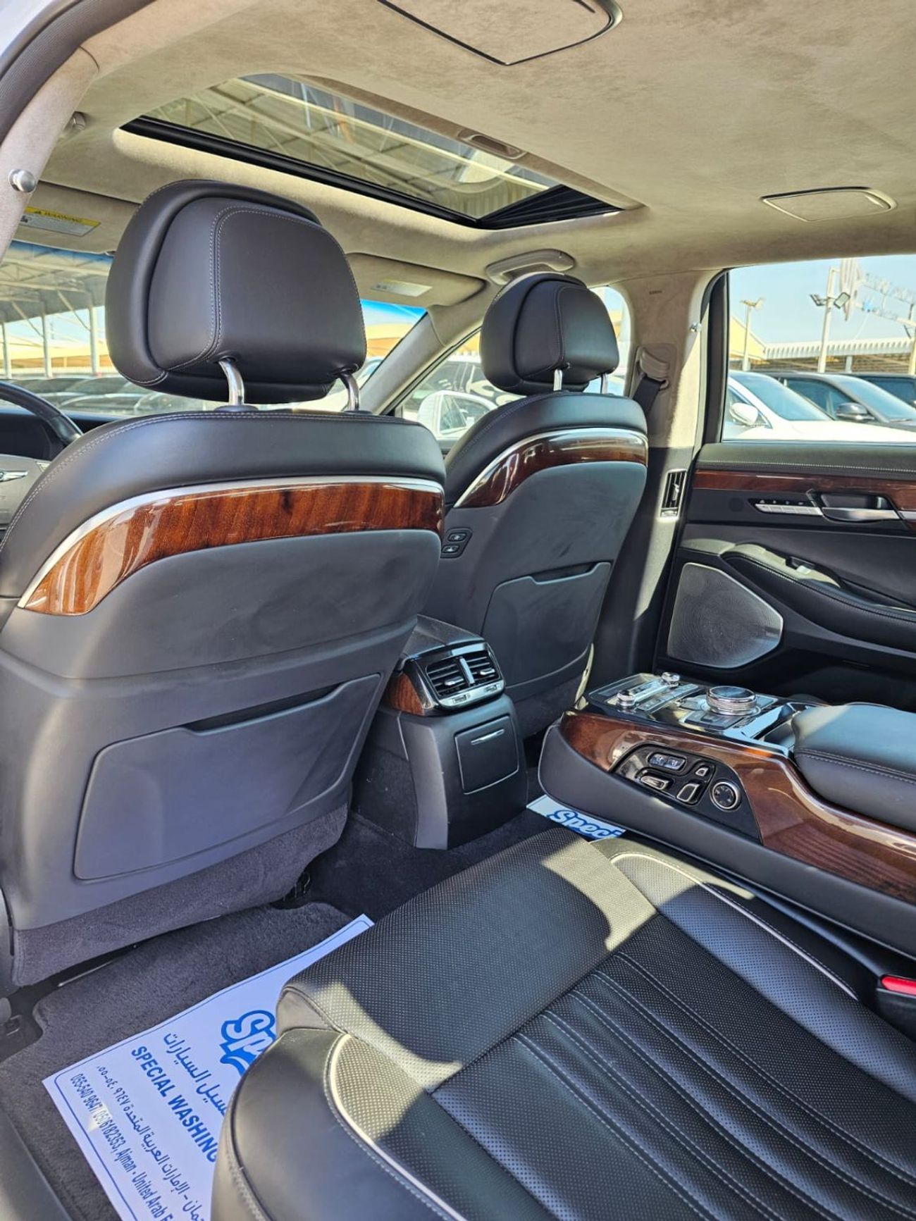 جينيسس G90 Royal 5.0L (407 HP) RWD