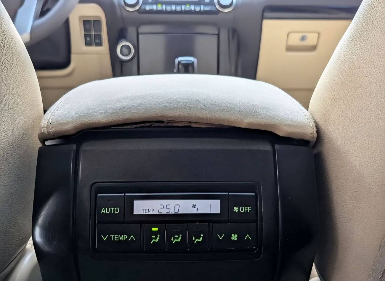 تويوتا برادو TXL 4.0L (7 Seater)