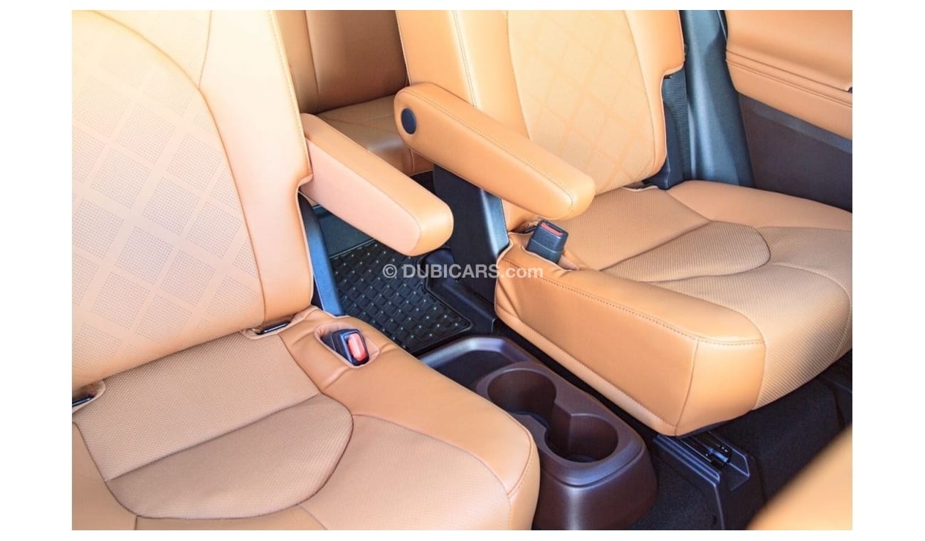 Toyota Highlander Platinum SUV AWD. Local Registration +10%