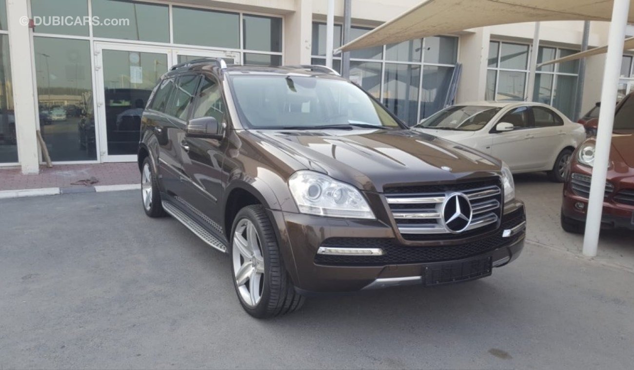 Mercedes-Benz GL 500 2012 GCC car  prefect condition no need any maintenance low mileage 100thous