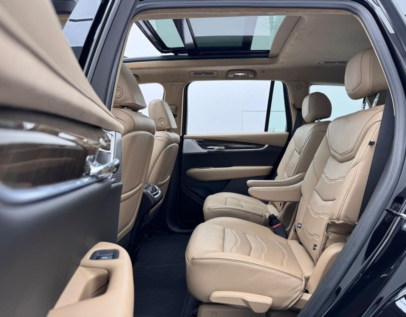 كاديلاك XT6 Sport 3.6L 2024 Cadillac XT6 Sport, 2027 Cadillac Warranty, 2028 Cadillac Service Pack, GCC