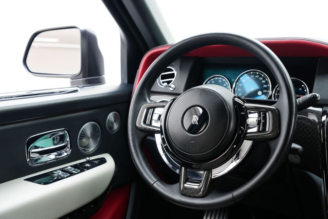 Rolls Royce Cullinan BLACK BADGE , FACELIFT, Rear VIP Seats w/ Screens, Starlight, Bespoke Audio, GCC Specs!