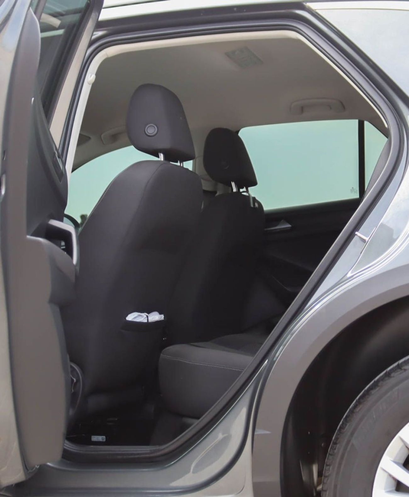 Volkswagen T ROC Style 1.4L Volkswagen T-Roc 2023 GCC, original paint , without accidents, in excellent condition 160