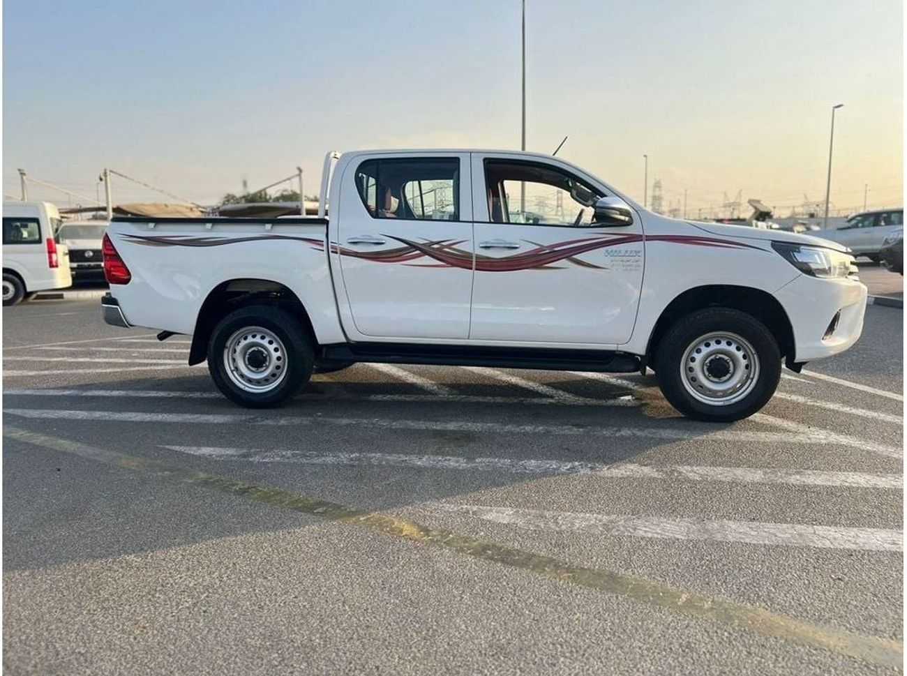تويوتا هيلوكس 2021 TOYOTA HILUX 2.8L V4 **DIESEL** MANUAL TRANSMISSION  + POWER WINDOW + 4X4  - DOUBLE CABIN - wit