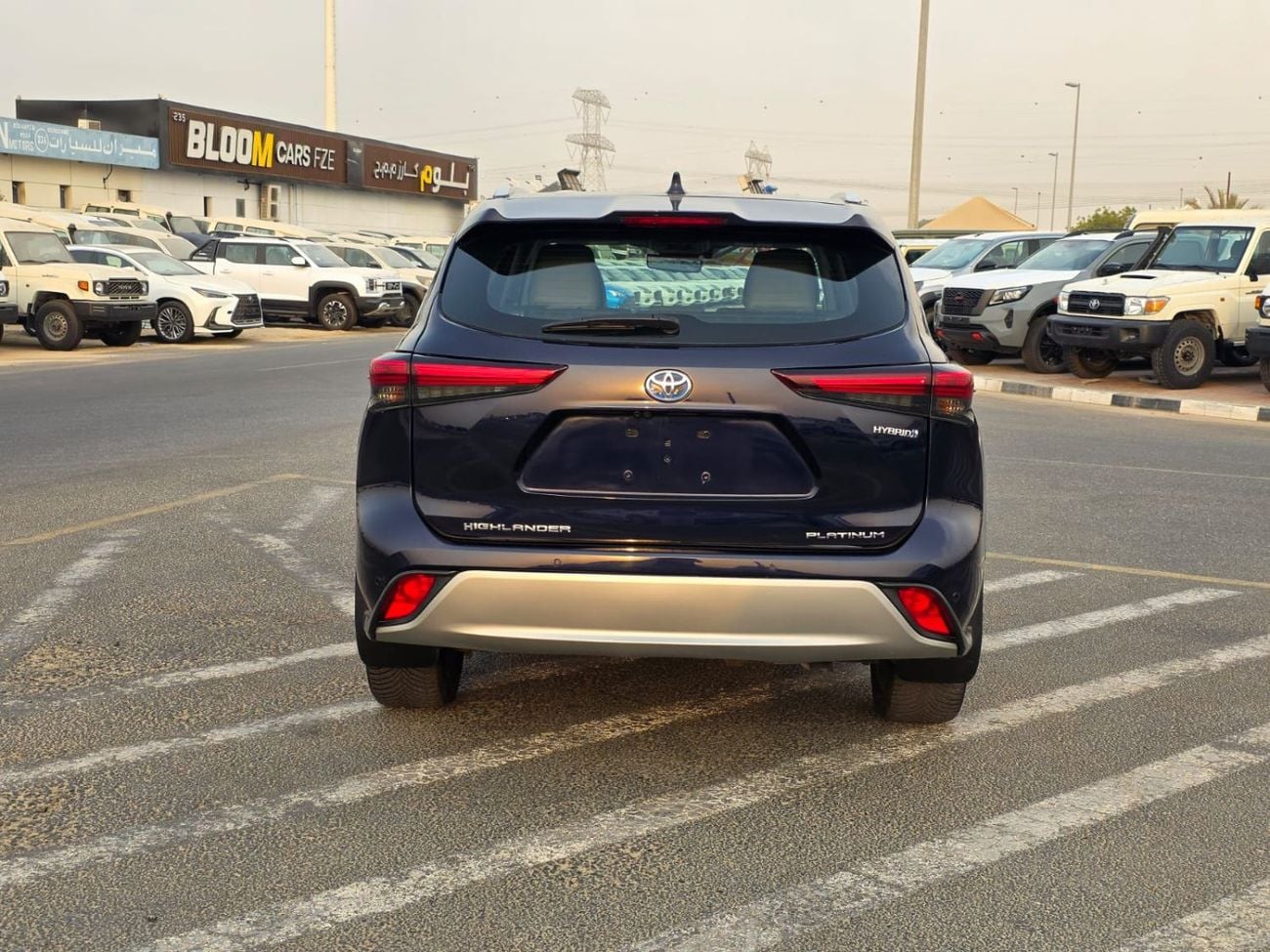 تويوتا هايلاندر Panoramic Roof , 360 camera and Parking sensors