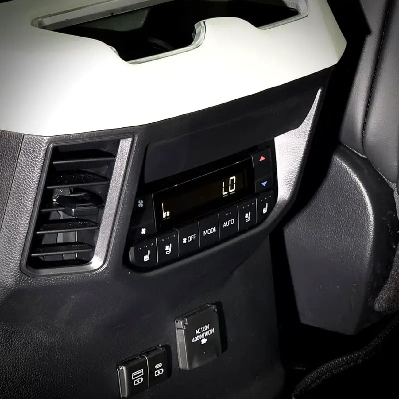 تويوتا سيكويا CAPSTONE HYBRID