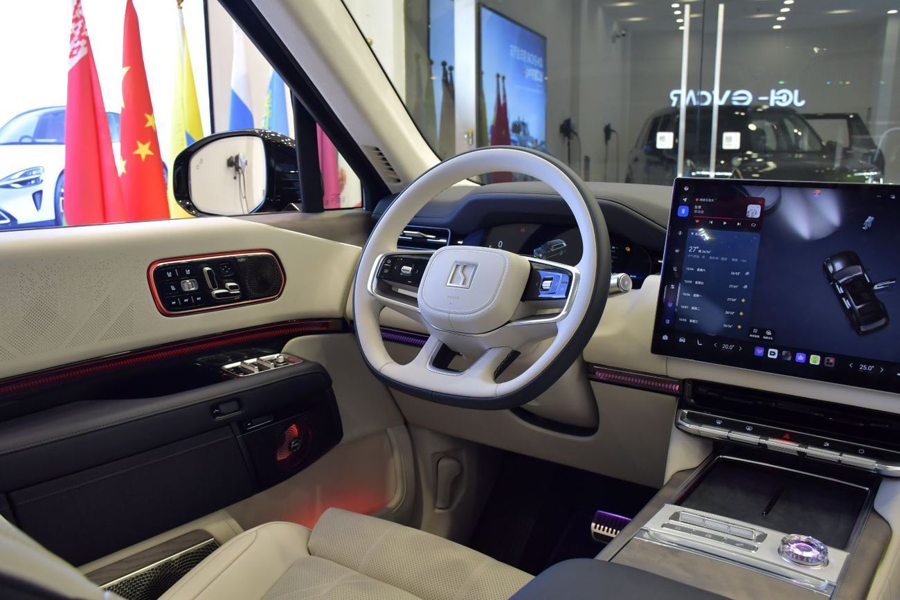 Zeekr 9X ultra 70kwh swivel seat