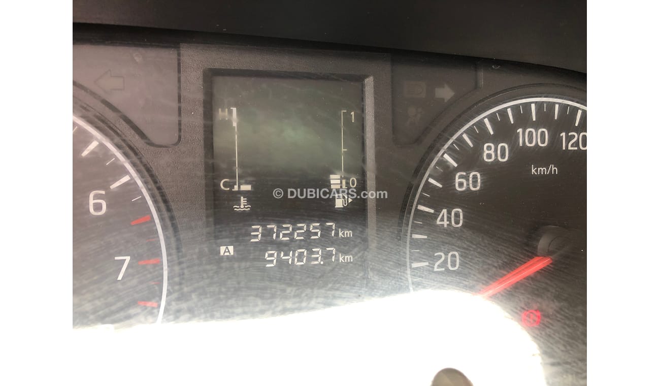 Nissan Urvan Nissan Urvan Nv350 13 seater,Model:2013. Excellent Condition