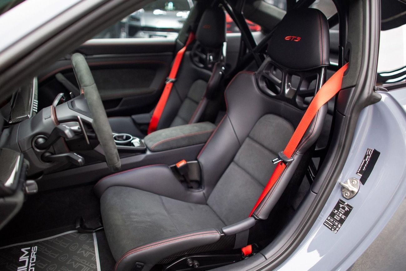 Porsche 911 Gcc | Dealer Warranty