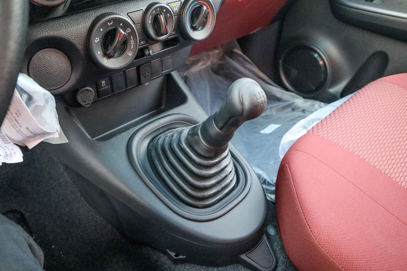 Toyota Hilux 2024 Toyota Hilux (TGN121) 2.7L 4×2 RWD