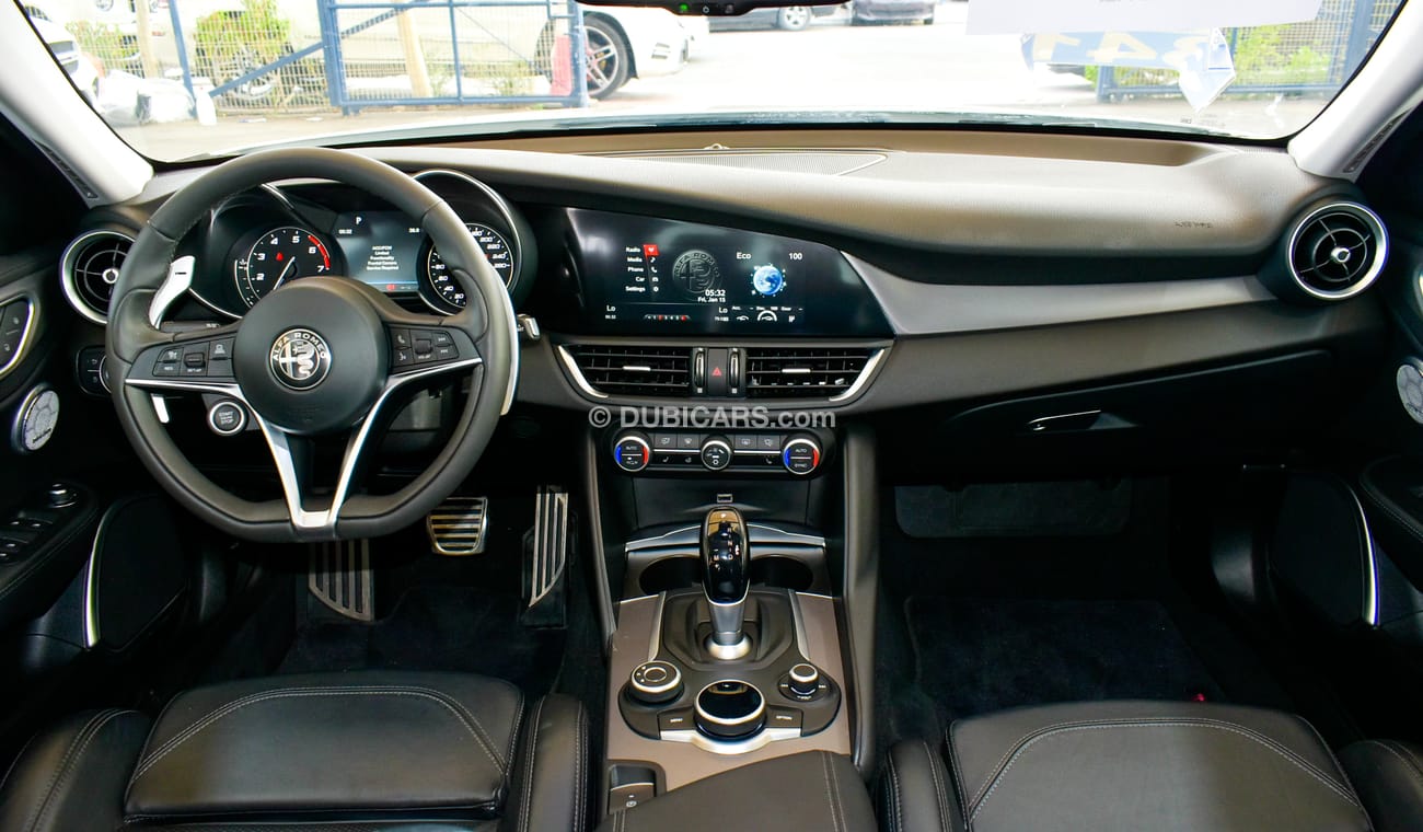 ألفا روميو جوليا Veloce Q4