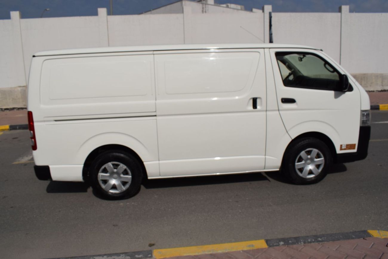 Toyota Hiace Toyota Hiace GL - Standard Roof 2.7L, Model:2016. Excellent condition