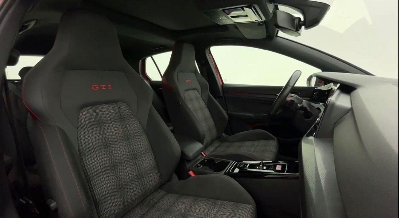 فولكس واجن جولف GTI