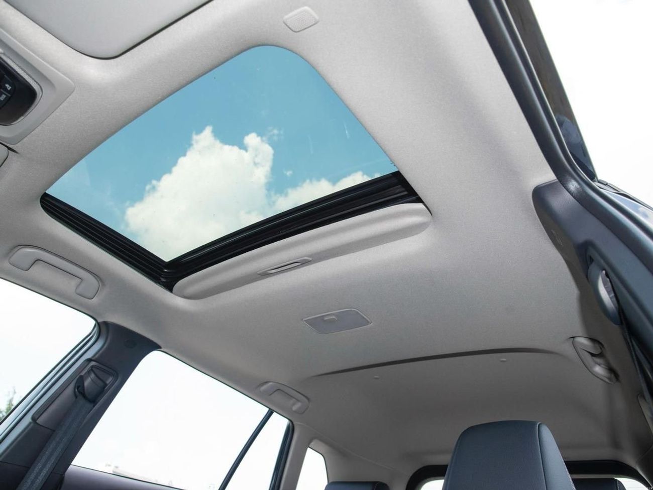 Toyota Frontlander 2025 TOYOTA FRONTLANDER LUXURY ,2.0L,HYBRID,ELITE,LEAHTER SEAT,DRIVER POWER SEAT,SUNROOF,BACK DOOR P