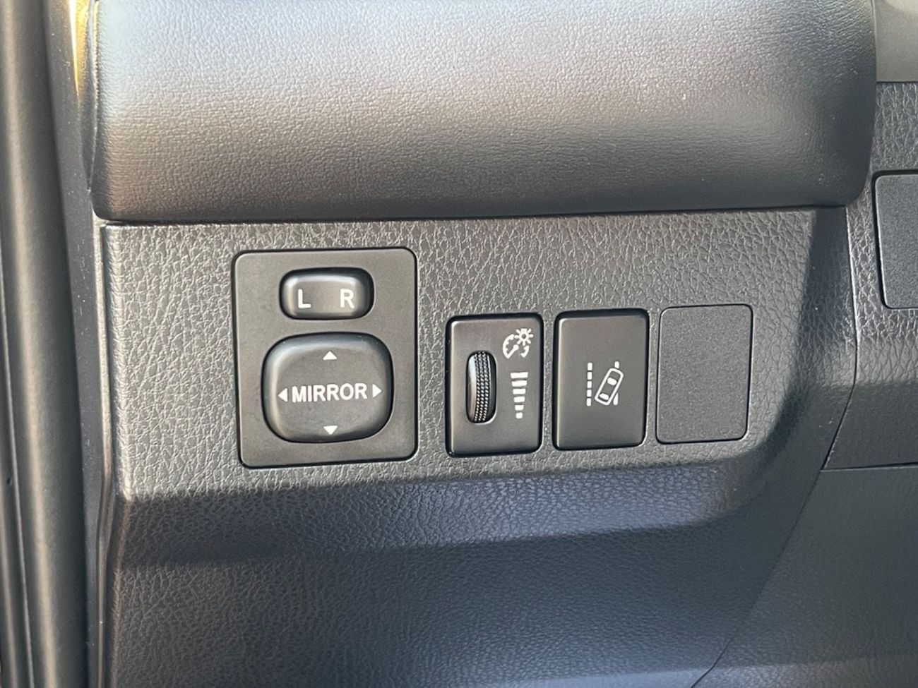 Toyota RAV4 2017 TOYOTA RAV4 XLE HYBRID 4x4 IMPORTED FROM USA