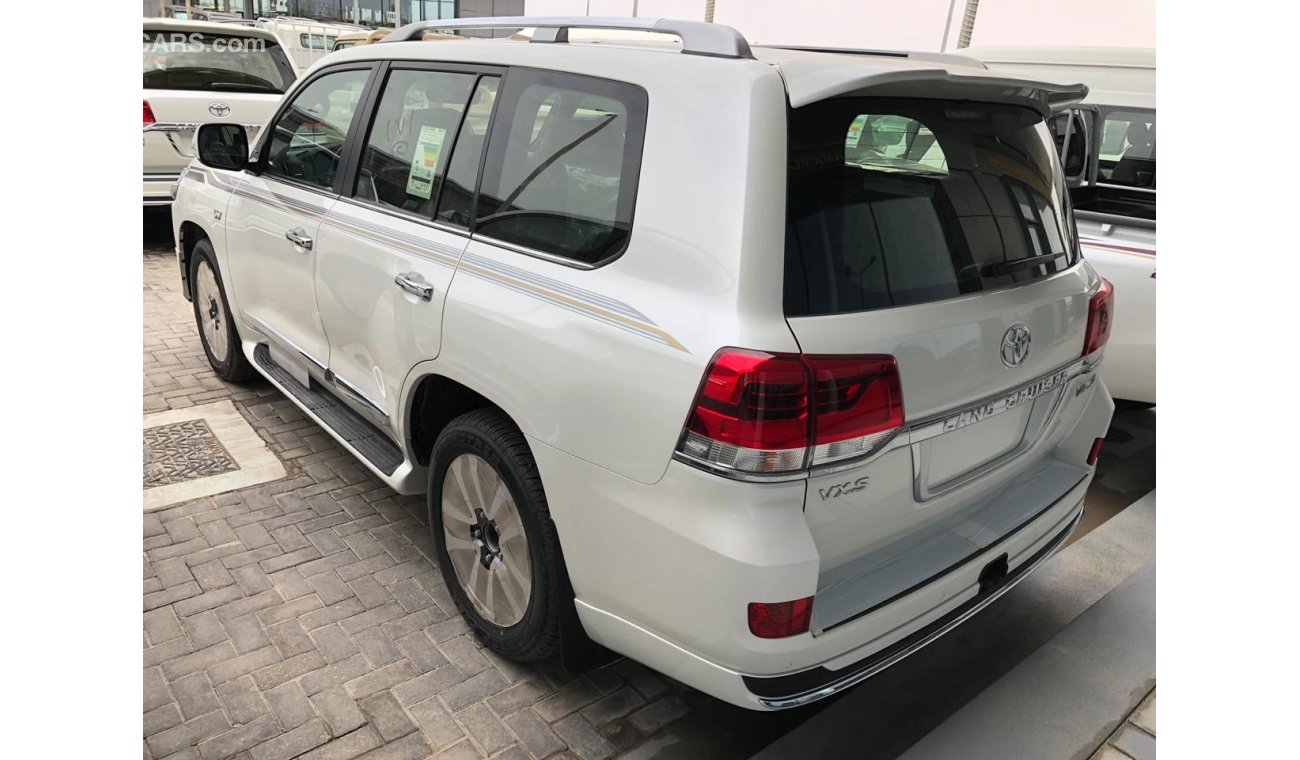 Toyota Land Cruiser VXS V8 5.7 2019 .