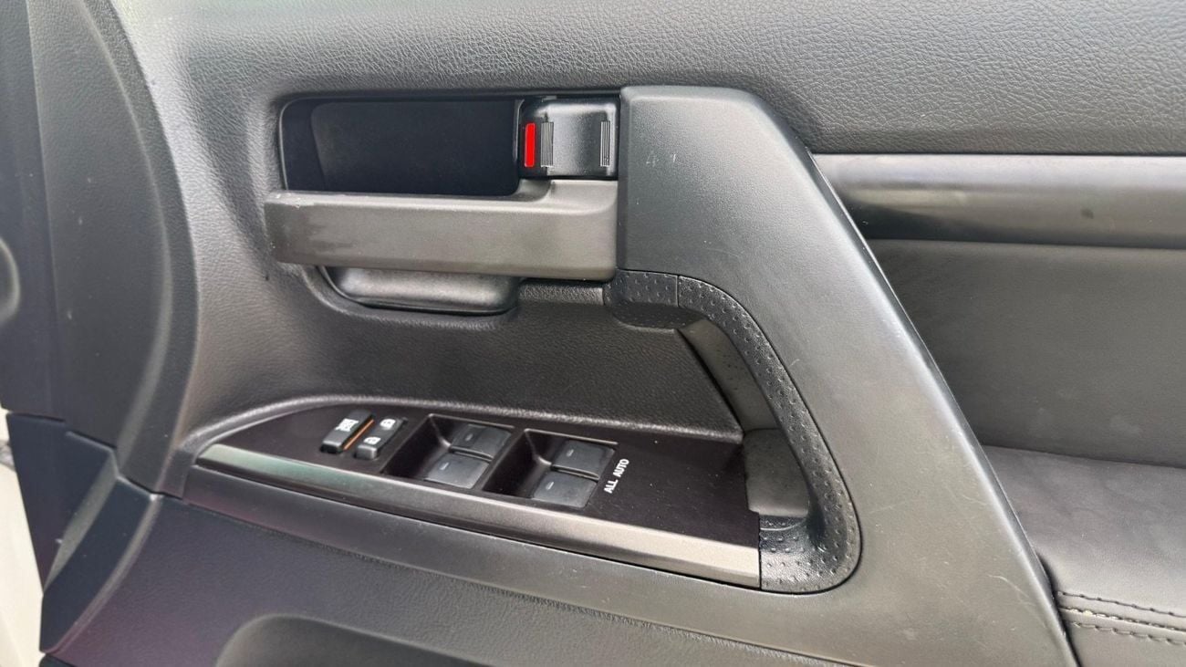 Toyota Land Cruiser GXL export from Australia