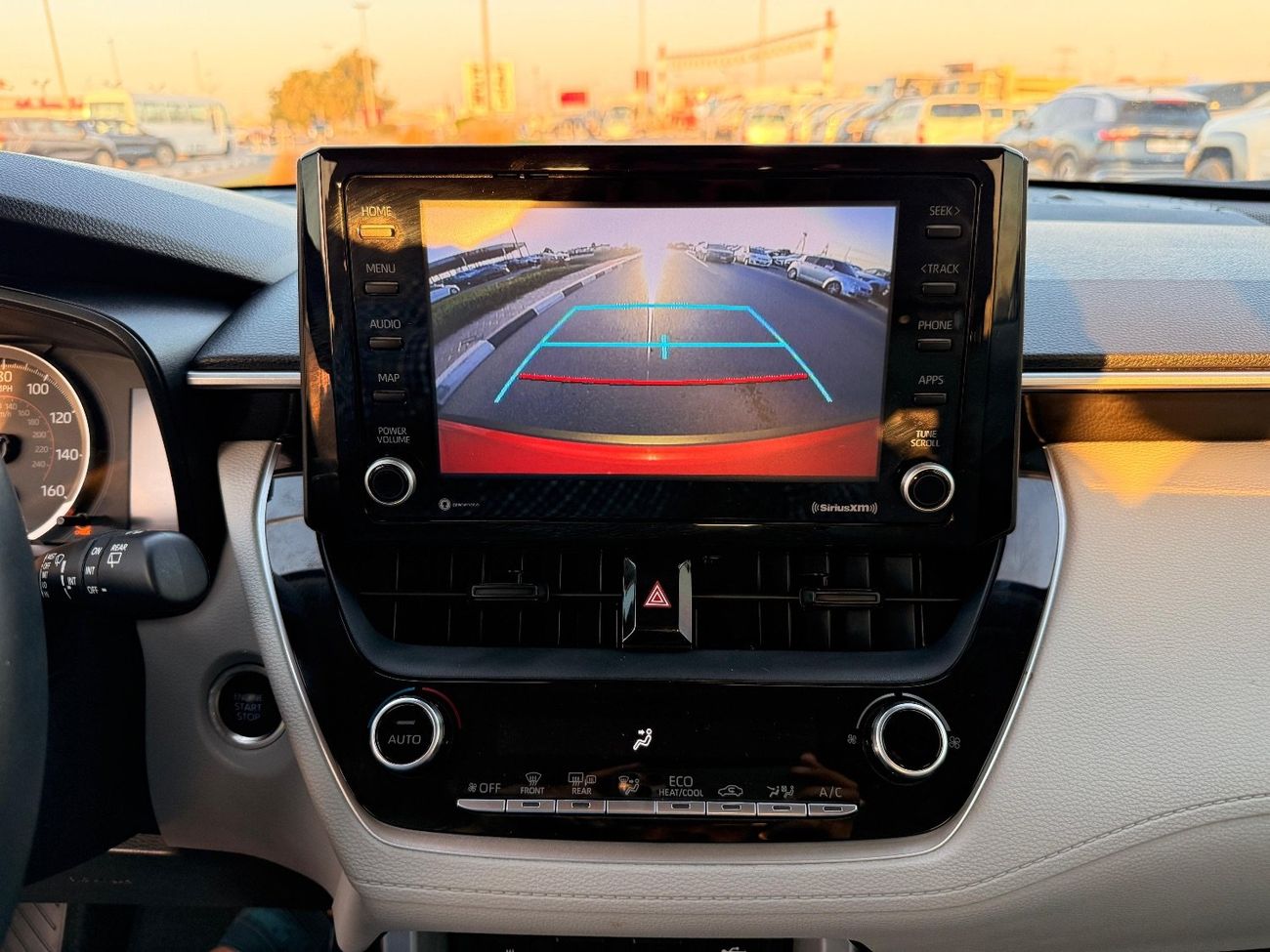 تويوتا كورولا كروس Full option 2.0 L Sunroof, push start