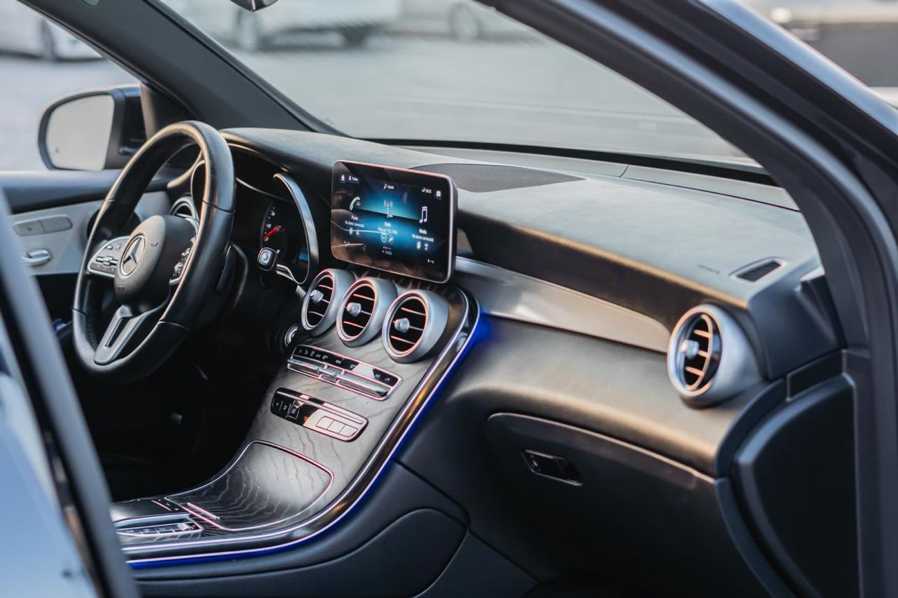 مرسيدس بنز GLC 300 Std 2.0L