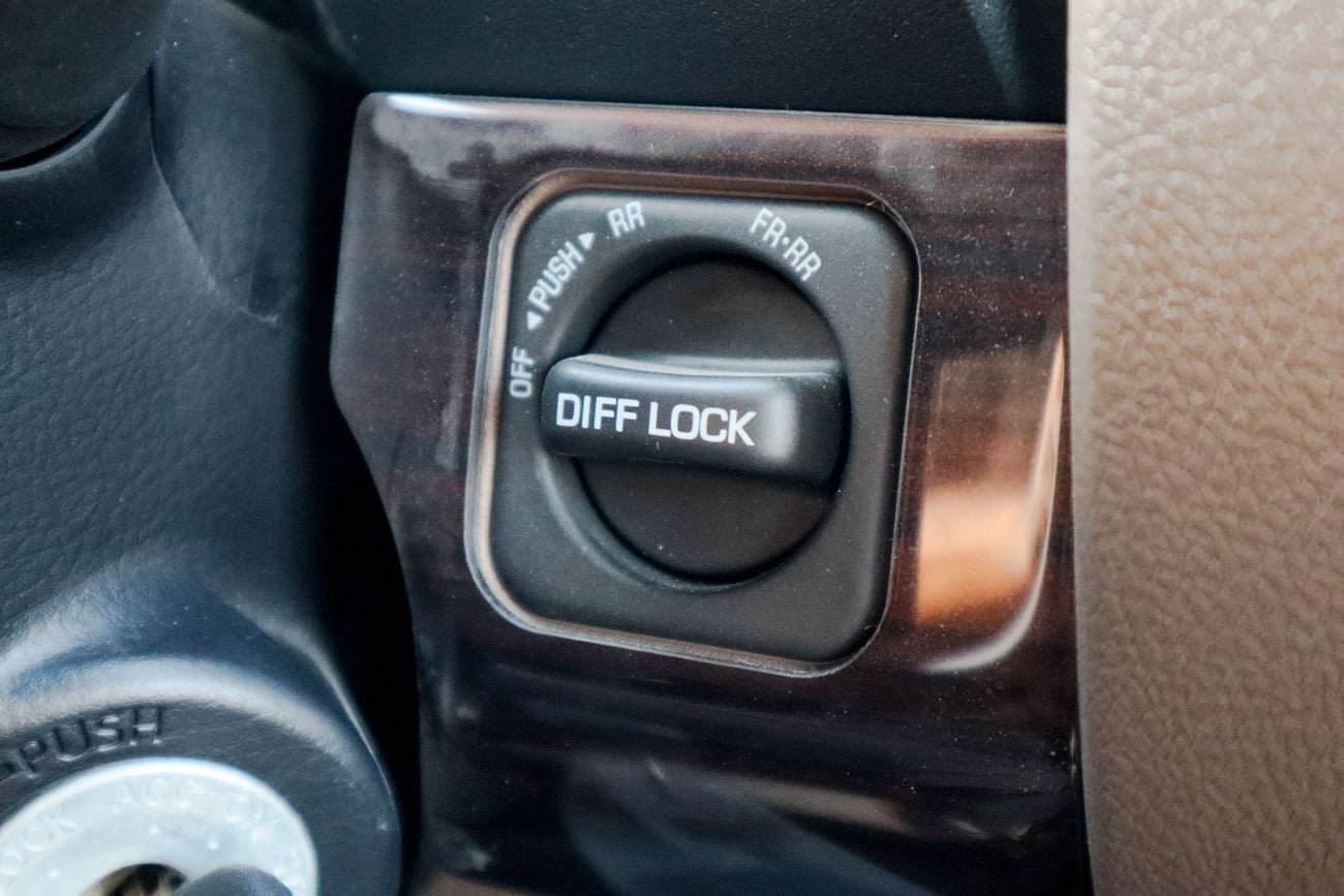 Toyota Land Cruiser Pick Up Std 4.0L Double Cab Utility 4WD