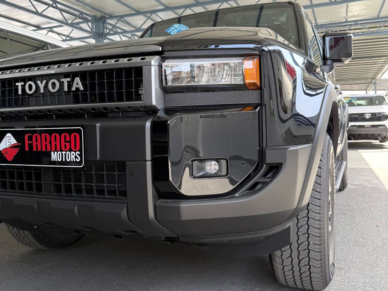 تويوتا برادو 2.8 DIESEL 4X4 AT VX -STD SUNROOF  **EXPORT ONLY**التصدير فقط خارج الخليج**