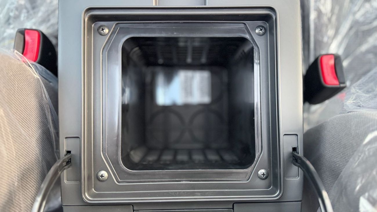 Nissan Patrol Safari Nissan Patrol Safari (Al Ostoura Edition) 4.8L Gasoline Engine 7 Seater